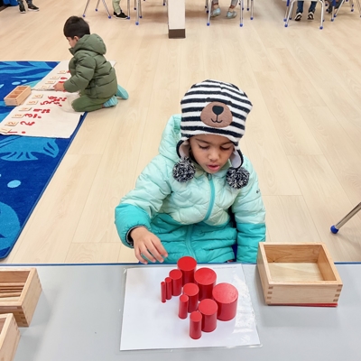 Child counting Photo